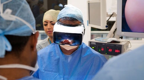Augmented reality visor to assist doctors during surgery